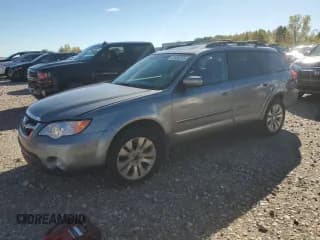 ✅ 2009 Subaru Outback Limited • VIN: 4S4BP66C797330937 • Лот: 82494255. Опубликован ранее на Copart с пробегом 304 317 миль. Бесплатный доступ к архиву аукционных продаж из США и подробный отчёт об истории автомобиля на DreamBid. Изображение 1.