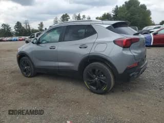 ✅ 2025 Buick Encore GX Sport Touring • VIN: KL4AMDSL4SB039277 • Lot: 81045775. Wystawiony na Copart z przebiegiem 16 549 mil. Bezpłatny archiwum sprzedaży aukcyjnych z USA i szczegółowy raport historii pojazdu na DreamBid. Zdjęcie 2.