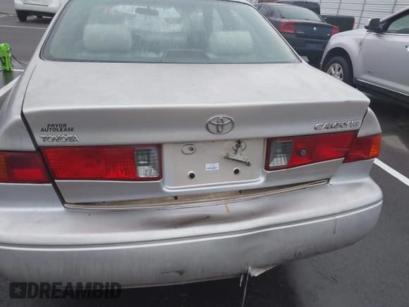 ✅ 2001 Toyota Camry LE • VIN: 4T1BG22K41U789015 • Lot: 43669637. Wystawiony na IAAI z przebiegiem Nie podano. Bezpłatny archiwum sprzedaży aukcyjnych z USA i szczegółowy raport historii pojazdu na DreamBid. Zdjęcie 6.