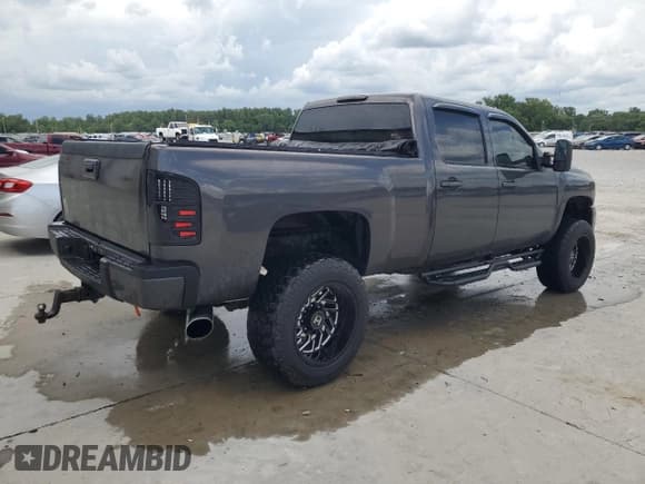 ✅ 2007 Chevrolet Silverado 2500HD 1LT • VIN: 1GCHK23657F557051 • Лот: 63984665. Опубликован ранее на Copart с пробегом Не указан. Бесплатный доступ к архиву аукционных продаж из США и подробный отчёт об истории автомобиля на DreamBid. Изображение 3.