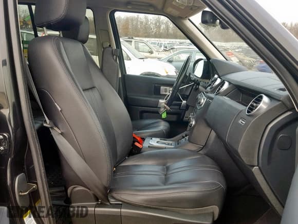 ✅ 2016 Land Rover LR4 HSE • VIN: SALAG2V65GA839177 • Лот: 55091648. Опубликован ранее на Copart с пробегом 32 035 миль. Бесплатный доступ к архиву аукционных продаж из США и подробный отчёт об истории автомобиля на DreamBid. Изображение 5.