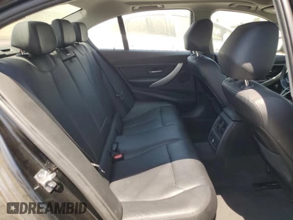 ✅ 2013 BMW 3 Series 328i xDrive • VIN: WBA3B5C50DF596691 • Лот: 68050855. Опубликован ранее на Copart с пробегом 159 728 миль. Бесплатный доступ к архиву аукционных продаж из США и подробный отчёт об истории автомобиля на DreamBid. Изображение 10.