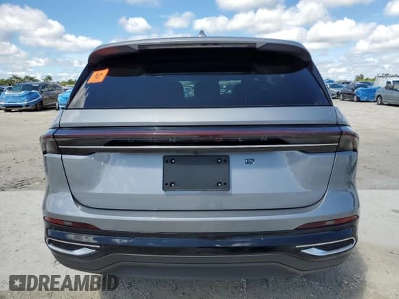 ✅ 2025 Lincoln Nautilus Premiere • VIN: 5LMPJ8JA2SJ946530 • Lot: 80433005. Listed on Copart with Not provided. Free auction sales archive from the USA and detailed vehicle history report at DreamBid. Image 6.