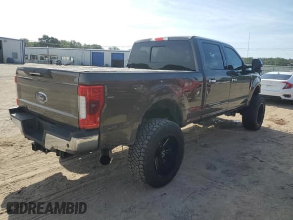 ✅ 2017 Ford F-250 Lariat • VIN: 1FT7W2BT4HEC51599 • Лот: 70641505. Опубликован ранее на Copart с пробегом 88 410 миль. Бесплатный доступ к архиву аукционных продаж из США и подробный отчёт об истории автомобиля на DreamBid. Изображение 3.