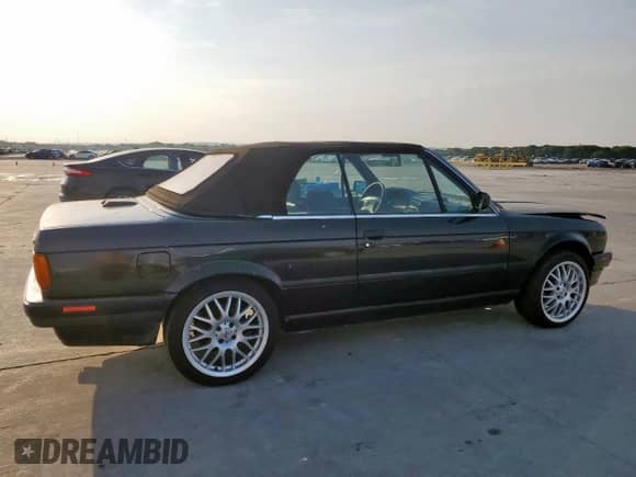 1991 BMW 3 Series z VIN WBABB2316MEC25177, wystawiony jako Copart lot #57317225 z przebiegiem 220 252 mil mil oraz Czysty tytuł • Clean title. Historia ofert i sprzedaży dostępna na DreamBid. Obrazek 3.