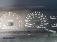 ✅ 1998 Toyota T100 DX • VIN: JT4UN22D3W0052312 • Лот: 68147354. Опубликован ранее на Copart с пробегом 232 775 миль. Бесплатный доступ к архиву аукционных продаж из США и подробный отчёт об истории автомобиля на DreamBid. Изображение 9.