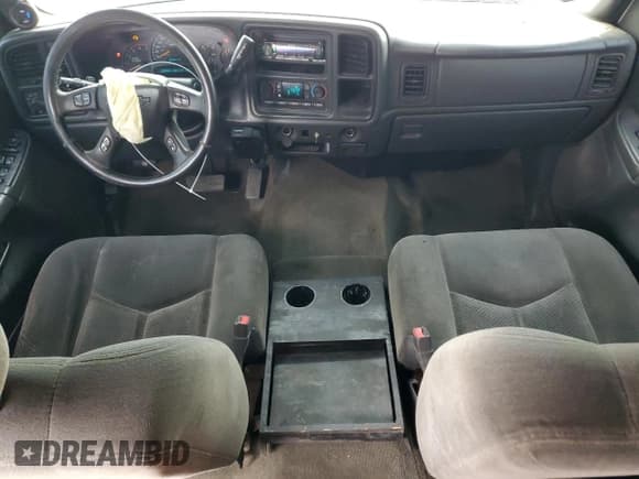 ✅ 2005 Chevrolet Silverado 2500HD LS • VIN: 1GCHK23255F863175 • Lot: 90364075. Wystawiony na Copart z przebiegiem 246 315 mil. Bezpłatny archiwum sprzedaży aukcyjnych z USA i szczegółowy raport historii pojazdu na DreamBid. Zdjęcie 8.