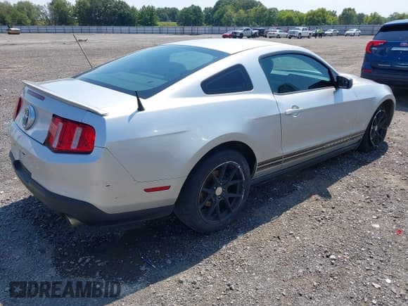 ✅ 2012 Ford Mustang V6 • VIN: 1ZVBP8AM4C5234747 • Lot: 43123966. Listed on IAAI with 196,457 mi. Free auction sales archive from the USA and detailed vehicle history report at DreamBid. Image 4.
