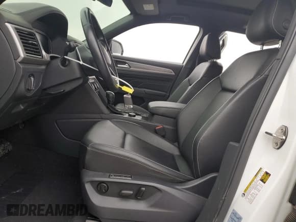 ✅ 2020 Volkswagen Atlas SEL • VIN: 1V2MC2CA1LC205188 • Лот: 68955225. Опубликован ранее на Copart с пробегом 72 728 миль. Бесплатный доступ к архиву аукционных продаж из США и подробный отчёт об истории автомобиля на DreamBid. Изображение 7.