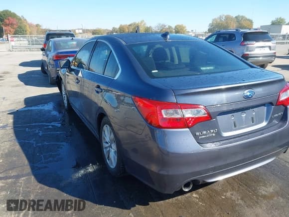 ✅ 2016 Subaru Legacy Premium • VIN: 4S3BNBC67G3052045 • Lot: 43595231. Wystawiony na IAAI z przebiegiem 207 069 mil. Bezpłatny archiwum sprzedaży aukcyjnych z USA i szczegółowy raport historii pojazdu na DreamBid. Zdjęcie 3.