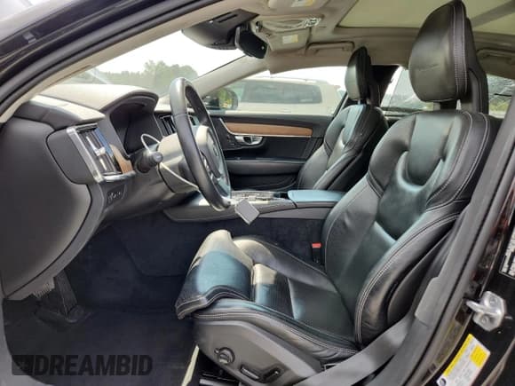 ✅ 2018 Volvo S90 Inscription • VIN: LVYBC0ALXJP028513 • Lot: 63866565. Listed on Copart with 102,673 mi. Free auction sales archive from the USA and detailed vehicle history report at DreamBid. Image 7.