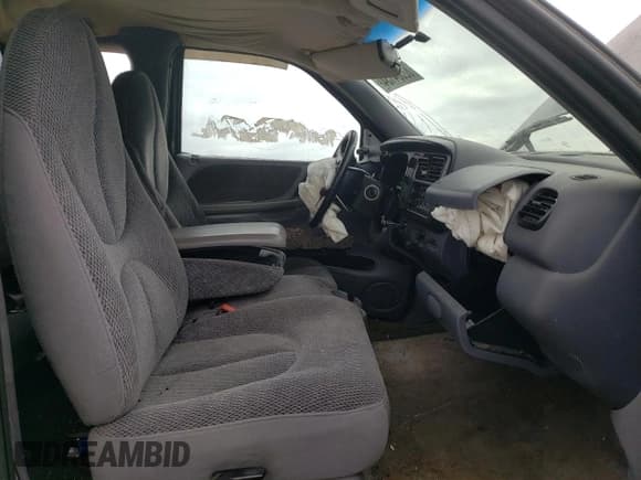 ✅ 1997 Dodge Dakota • VIN: 1B7GL23X5VS208252 • Lot: 82584134. Wystawiony na Copart z przebiegiem 152 633 mil. Bezpłatny archiwum sprzedaży aukcyjnych z USA i szczegółowy raport historii pojazdu na DreamBid. Zdjęcie 7.