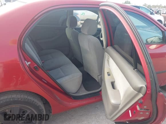 ✅ 2008 Toyota Corolla CE • VIN: 1NXBR32E88Z979629 • Lot: 43554982. Wystawiony na IAAI z przebiegiem 117 774 mil. Bezpłatny archiwum sprzedaży aukcyjnych z USA i szczegółowy raport historii pojazdu na DreamBid. Zdjęcie 8.