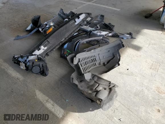 ✅ 2021 Alfa Romeo Giulia Quadrifoglio • VIN: ZARFAMEV5M7646074 • Lot: 46932545. Wystawiony na Copart z przebiegiem 21 797 mil. Bezpłatny archiwum sprzedaży aukcyjnych z USA i szczegółowy raport historii pojazdu na DreamBid. Zdjęcie 12.