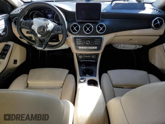 ✅ 2020 Mercedes-Benz GLA 250 • VIN: W1NTG4EB7LU040379 • Лот: 72948142. Опубликован ранее на Copart с пробегом 43 394 миль. Бесплатный доступ к архиву аукционных продаж из США и подробный отчёт об истории автомобиля на DreamBid. Изображение 8.