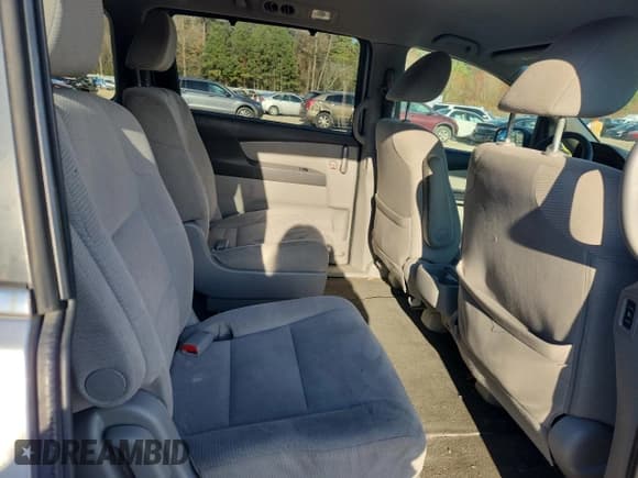 ✅ 2012 Honda Odyssey EX • VIN: 5FNRL5H4XCB084403 • Lot: 92937615. Wystawiony na Copart z przebiegiem 159 588 mil. Bezpłatny archiwum sprzedaży aukcyjnych z USA i szczegółowy raport historii pojazdu na DreamBid. Zdjęcie 11.