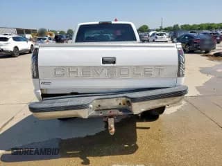 ✅ 1997 Chevrolet Silverado 2500 • VIN: 1GCGC29R8VE105446 • Lot: 65578825. Wystawiony na Copart z przebiegiem 339 575 mil. Bezpłatny archiwum sprzedaży aukcyjnych z USA i szczegółowy raport historii pojazdu na DreamBid. Zdjęcie 6.