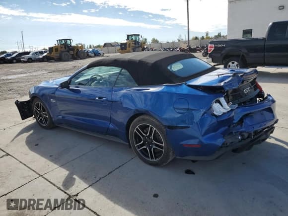 ✅ 2018 Ford Mustang GT Premium • VIN: 1FATP8FF4J5115861 • Lot: 87112955. Wystawiony na Copart z przebiegiem 68 949 mil. Bezpłatny archiwum sprzedaży aukcyjnych z USA i szczegółowy raport historii pojazdu na DreamBid. Zdjęcie 2.