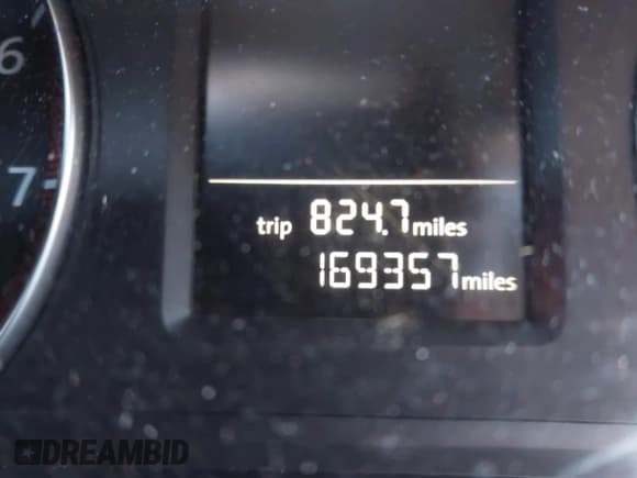 ✅ 2014 Volkswagen Passat S • VIN: 1VWAP7A31EC021718 • Лот: 43591110. Опубликован ранее на IAAI с пробегом 169 357 миль. Бесплатный доступ к архиву аукционных продаж из США и подробный отчёт об истории автомобиля на DreamBid. Изображение 15.