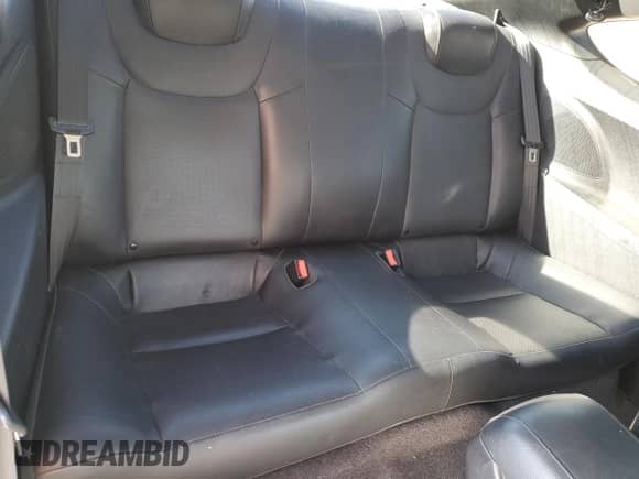 2010 Hyundai Genesis Coupe Grand Touring с VIN KMHHU6KH4AU011313, выставлен на аукционе Copart как лот 81179054 с пробегом 81 085 миль миль и Списание • Salvage title. История ставок и продаж доступна на DreamBid. Изображение 10.