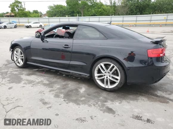 ✅ 2014 Audi RS 5 • VIN: WUAC6AFR4EA900833 • Lot: 55972465. Wystawiony na Copart z przebiegiem Nie podano. Bezpłatny archiwum sprzedaży aukcyjnych z USA i szczegółowy raport historii pojazdu na DreamBid. Zdjęcie 2.