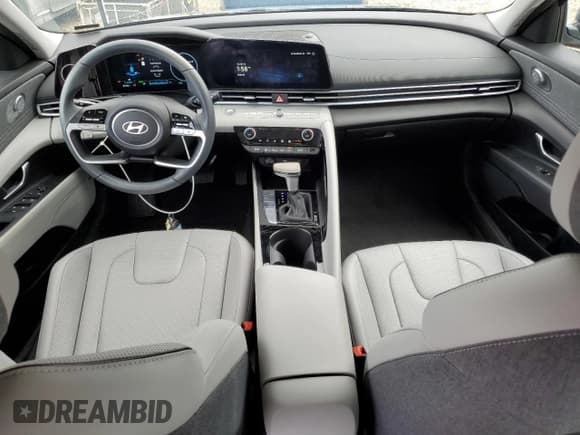 ✅ 2024 Hyundai Elantra Limited • VIN: KMHLN4DJ4RU103027 • Лот: 85577995. Опубликован ранее на Copart с пробегом 10 179 миль. Бесплатный доступ к архиву аукционных продаж из США и подробный отчёт об истории автомобиля на DreamBid. Изображение 8.