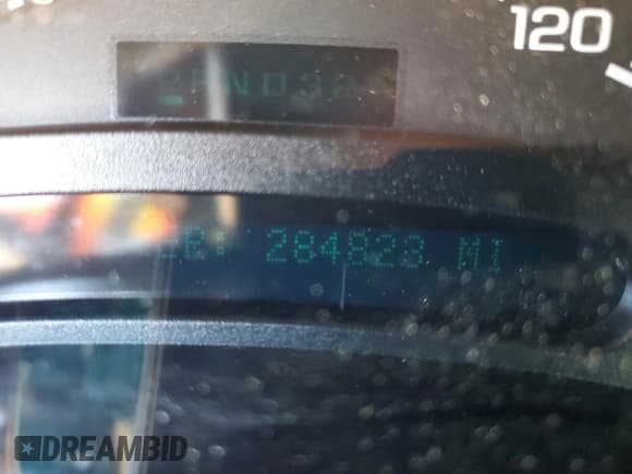 ✅ 2004 Chevrolet Avalanche Z66 • VIN: 3GNEC12T94G330254 • Lot: 71561665. Wystawiony na Copart z przebiegiem 284 823 mil. Bezpłatny archiwum sprzedaży aukcyjnych z USA i szczegółowy raport historii pojazdu na DreamBid. Zdjęcie 9.