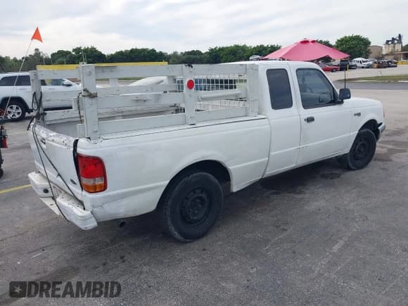 ✅ 1996 Ford Ranger XL • VIN: 1FTCR14U6TPA77490 • Lot: 43923611. Listed on IAAI with 117,359 mi. Free auction sales archive from the USA and detailed vehicle history report at DreamBid. Image 4.