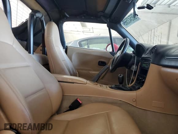 ✅ 2000 Mazda MX-5 Miata • VIN: JM1NB3532Y0142124 • Lot: 66543565. Wystawiony na Copart z przebiegiem 76 868 mil. Bezpłatny archiwum sprzedaży aukcyjnych z USA i szczegółowy raport historii pojazdu na DreamBid. Zdjęcie 10.