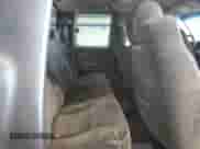 2000 Chevrolet Silverado 2500 LT с VIN 1GCGK29U4YE285696, выставлен на аукционе Copart как лот 50725725 с пробегом 178 898 миль миль и Чистый • Clean title. История ставок и продаж доступна на DreamBid. Изображение 10.