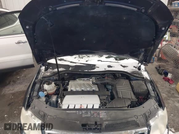 ✅ 2007 Volkswagen Passat 3.6L • VIN: WVWVU73C17E008842 • Lot: 41611813. Listed on IAAI with 101,395 mi. Free auction sales archive from the USA and detailed vehicle history report at DreamBid. Image 10.