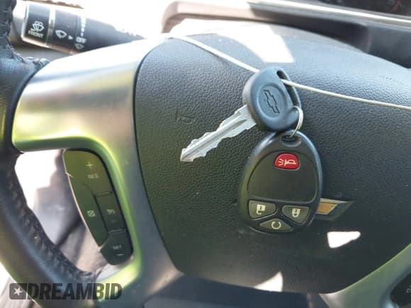 ✅ 2016 Chevrolet Traverse LT • VIN: 1GNKVGKD4GJ273215 • Lot: 43055075. Listed on IAAI with 103,647 mi. Free auction sales archive from the USA and detailed vehicle history report at DreamBid. Image 11.