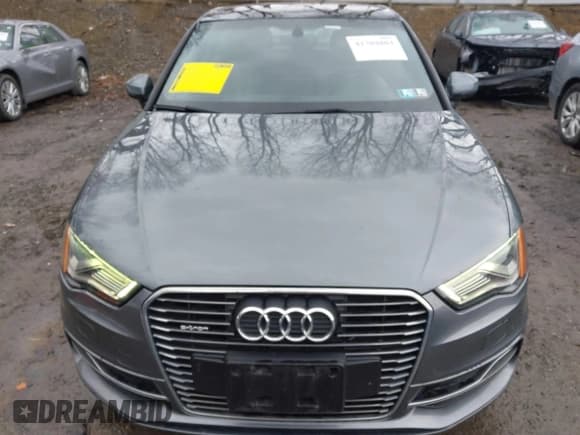 ✅ 2016 Audi A3 e-tron Premium Plus • VIN: WAUTPBFF5GA098055 • Lot: 41704803. Wystawiony na IAAI z przebiegiem 75 713 mil. Bezpłatny archiwum sprzedaży aukcyjnych z USA i szczegółowy raport historii pojazdu na DreamBid. Zdjęcie 13.