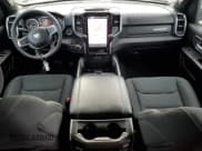 ✅ 2025 Ram 1500 Big Horn • VIN: 1C6SRFFP0SN562192 • Lot: 91766745. Wystawiony na Copart z przebiegiem 25 705 mil. Bezpłatny archiwum sprzedaży aukcyjnych z USA i szczegółowy raport historii pojazdu na DreamBid. Zdjęcie 8.