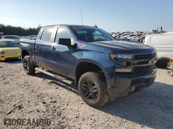 ✅ 2019 Chevrolet Silverado 1500 Custom Trail Boss • VIN: 1GCPYCEF9KZ413927 • Lot: 74636234. Wystawiony na Copart z przebiegiem 49 179 mil. Bezpłatny archiwum sprzedaży aukcyjnych z USA i szczegółowy raport historii pojazdu na DreamBid. Zdjęcie 4.