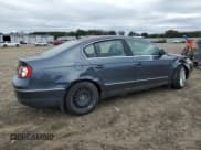 ✅ 2010 Volkswagen Passat Komfort • VIN: WVWJM9AN2AE140384 • Lot: 82783615. Wystawiony na Copart z przebiegiem 172 451 mil. Bezpłatny archiwum sprzedaży aukcyjnych z USA i szczegółowy raport historii pojazdu na DreamBid. Zdjęcie 3.