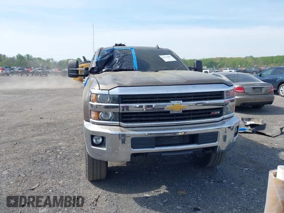 ✅ 2015 Chevrolet Silverado 2500HD LTZ • VIN: 1GC1KWE89FF183873 • Lot: 42114681. Listed on IAAI with 113,443 mi. Free auction sales archive from the USA and detailed vehicle history report at DreamBid. Image 12.