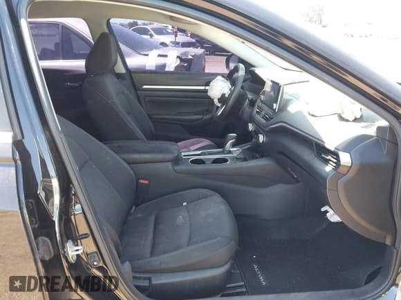 ✅ 2021 Nissan Altima SV • VIN: 1N4BL4DV6MN339390 • Lot: 43137636. Wystawiony na IAAI z przebiegiem 70 066 mil. Bezpłatny archiwum sprzedaży aukcyjnych z USA i szczegółowy raport historii pojazdu na DreamBid. Zdjęcie 5.