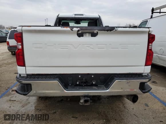 ✅ 2024 Chevrolet Silverado 2500HD • VIN: 1GC3YNEY6RF101989 • Lot: 85584854. Wystawiony na Copart z przebiegiem Nie podano. Bezpłatny archiwum sprzedaży aukcyjnych z USA i szczegółowy raport historii pojazdu na DreamBid. Zdjęcie 6.