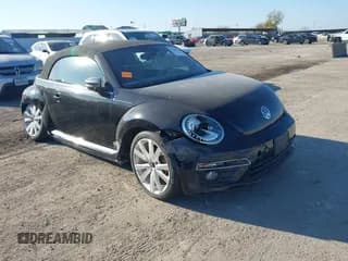 ✅ 2014 Volkswagen Beetle 1.8T • VIN: 3VW517AT4EM815243 • Lot: 41245346. Wystawiony na IAAI z przebiegiem 119 259 mil. Bezpłatny archiwum sprzedaży aukcyjnych z USA i szczegółowy raport historii pojazdu na DreamBid. Zdjęcie 1.