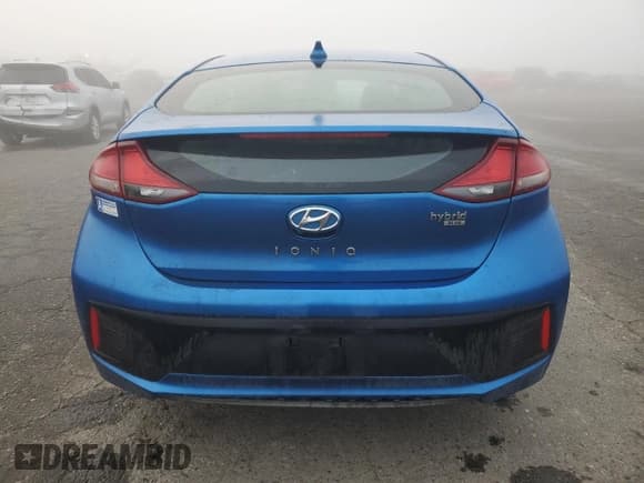 ✅ 2018 Hyundai Ioniq Blue • VIN: KMHC65LCXJU063675 • Лот: 83433294. Опубликован ранее на Copart с пробегом 296 462 миль. Бесплатный доступ к архиву аукционных продаж из США и подробный отчёт об истории автомобиля на DreamBid. Изображение 6.