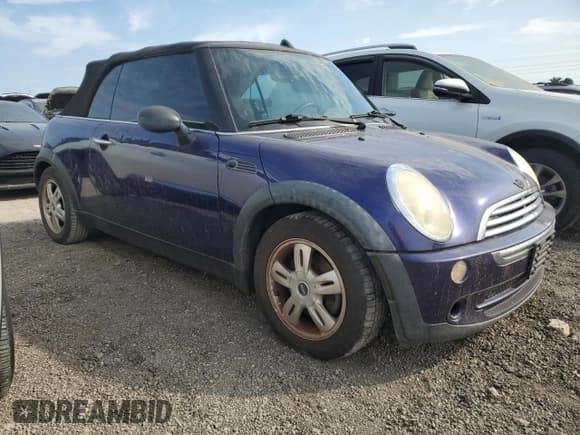 ✅ 2005 MINI Convertible • VIN: WMWRF33545TF62634 • Lot: 76203824. Wystawiony na Copart z przebiegiem 126 991 mil. Bezpłatny archiwum sprzedaży aukcyjnych z USA i szczegółowy raport historii pojazdu na DreamBid. Zdjęcie 4.