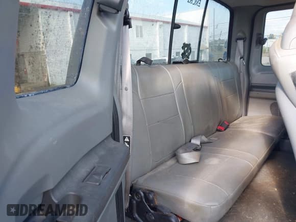 ✅ 2003 Ford F-250 XL • VIN: 1FTNX21P43EC75774 • Лот: 42822558. Опубликован ранее на IAAI с пробегом 303 508 миль. Бесплатный доступ к архиву аукционных продаж из США и подробный отчёт об истории автомобиля на DreamBid. Изображение 8.