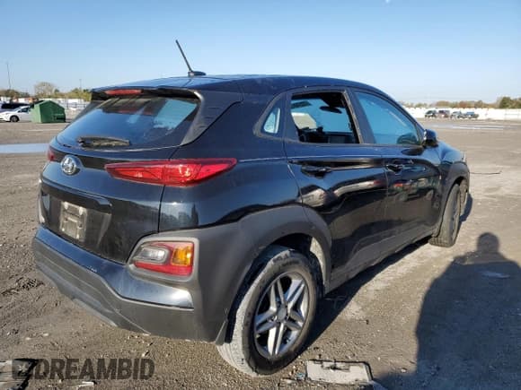 ✅ 2020 Hyundai Kona SE • VIN: KM8K12AA8LU457771 • Лот: 73576623. Опубликован ранее на Copart с пробегом Не указан. Бесплатный доступ к архиву аукционных продаж из США и подробный отчёт об истории автомобиля на DreamBid. Изображение 3.