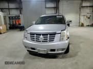 ✅ 2010 Cadillac Escalade • VIN: 1GYUKAEF2AR112367 • Lot: 82765295. Wystawiony na Copart z przebiegiem 159 586 mil. Bezpłatny archiwum sprzedaży aukcyjnych z USA i szczegółowy raport historii pojazdu na DreamBid. Zdjęcie 14.