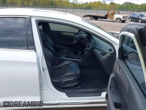 2018 Hyundai Sonata SEL with VIN 5NPE34AF5JH642757, listed as a IAAI auction lot 43307782 with 96,315 mi miles and . Bid and sale history available at DreamBid. Image 5.