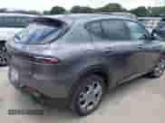 2024 Dodge Hornet R/T z VIN ZACPDFCW1R3A25865, wystawiony jako IAAI lot #42697510 z przebiegiem 27 455 mil mil oraz . Historia ofert i sprzedaży dostępna na DreamBid. Obrazek 4.