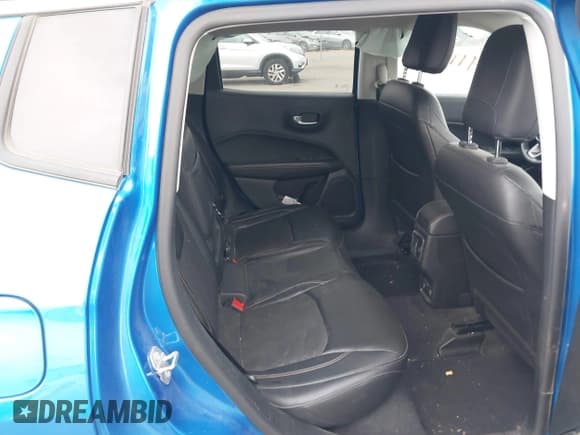 ✅ 2018 Jeep Compass Latitude • VIN: 3C4NJDBB6JT282156 • Lot: 43641156. Wystawiony na IAAI z przebiegiem 76 869 mil. Bezpłatny archiwum sprzedaży aukcyjnych z USA i szczegółowy raport historii pojazdu na DreamBid. Zdjęcie 8.