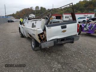 ✅ 2009 Chevrolet Silverado 2500HD Work Truck • VIN: 1GCHK44K69E163090 • Lot: 43523477. Wystawiony na IAAI z przebiegiem 69 802 mil. Bezpłatny archiwum sprzedaży aukcyjnych z USA i szczegółowy raport historii pojazdu na DreamBid. Zdjęcie 3.