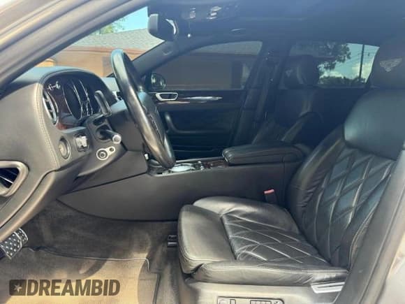 ✅ 2007 Bentley Flying Spur • VIN: SCBBR93W178041237 • Lot: 68636845. Wystawiony na Copart z przebiegiem 126 202 mil. Bezpłatny archiwum sprzedaży aukcyjnych z USA i szczegółowy raport historii pojazdu na DreamBid. Zdjęcie 12.